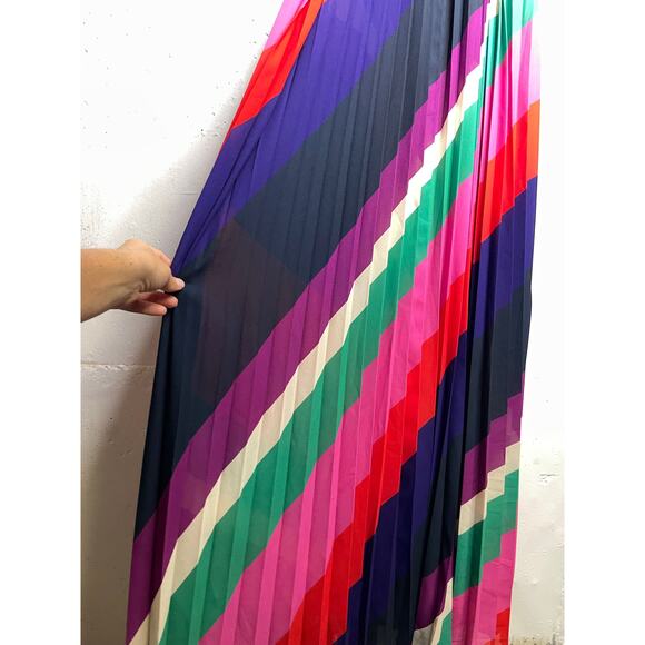 NEW Trina Turk Plume Striped Pleated Maxi Halter Dress Size Medium - Picture 4 of 9